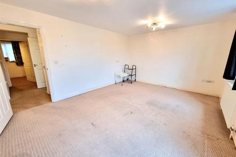 2 bedroom flat for sale, Okehampton Road, Launceston
