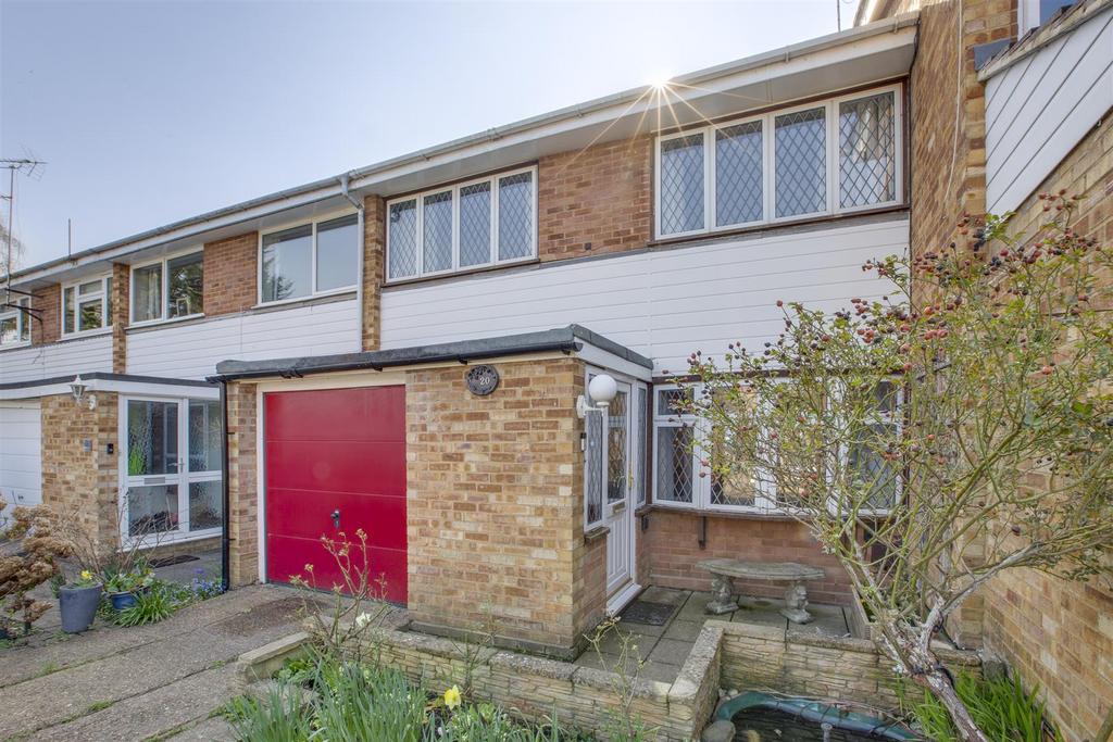 20 Dedmere Court, SL7 1 PL-3.jpg