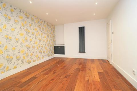 1 Juniper Road, Boreham, Chelmsford, CM3 3DX