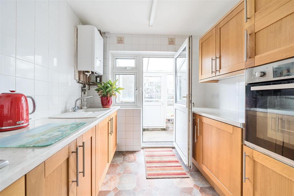 Woodbury Park, Axminster EX13 3 bed end of terrace house for sale £