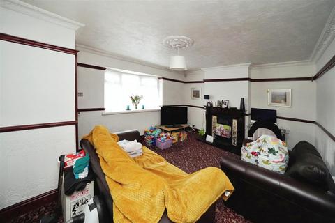 2 bedroom end of terrace house for sale, Saltash Road, Hull