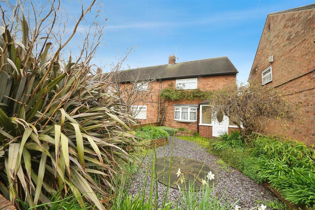 Saltash Road, Hull 2 bed end of terrace house for sale £105,000