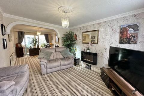 64 Ash Rise, Northampton, NN2 8SB