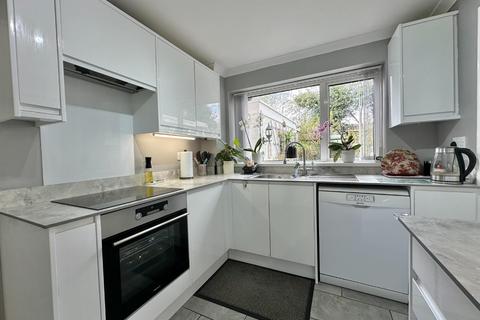 64 Ash Rise, Northampton, NN2 8SB