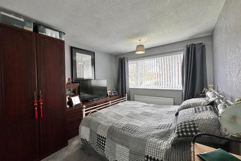 64 Ash Rise, Northampton, NN2 8SB