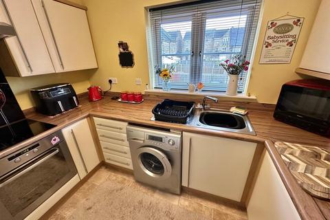 2 bedroom apartment for sale, Highfield Chase, Dewsbury