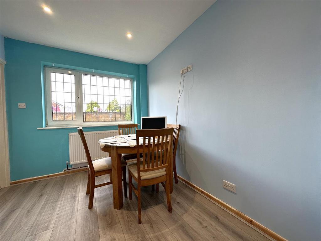 Dining Room 901