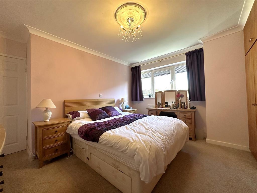 Master Bedroom 882