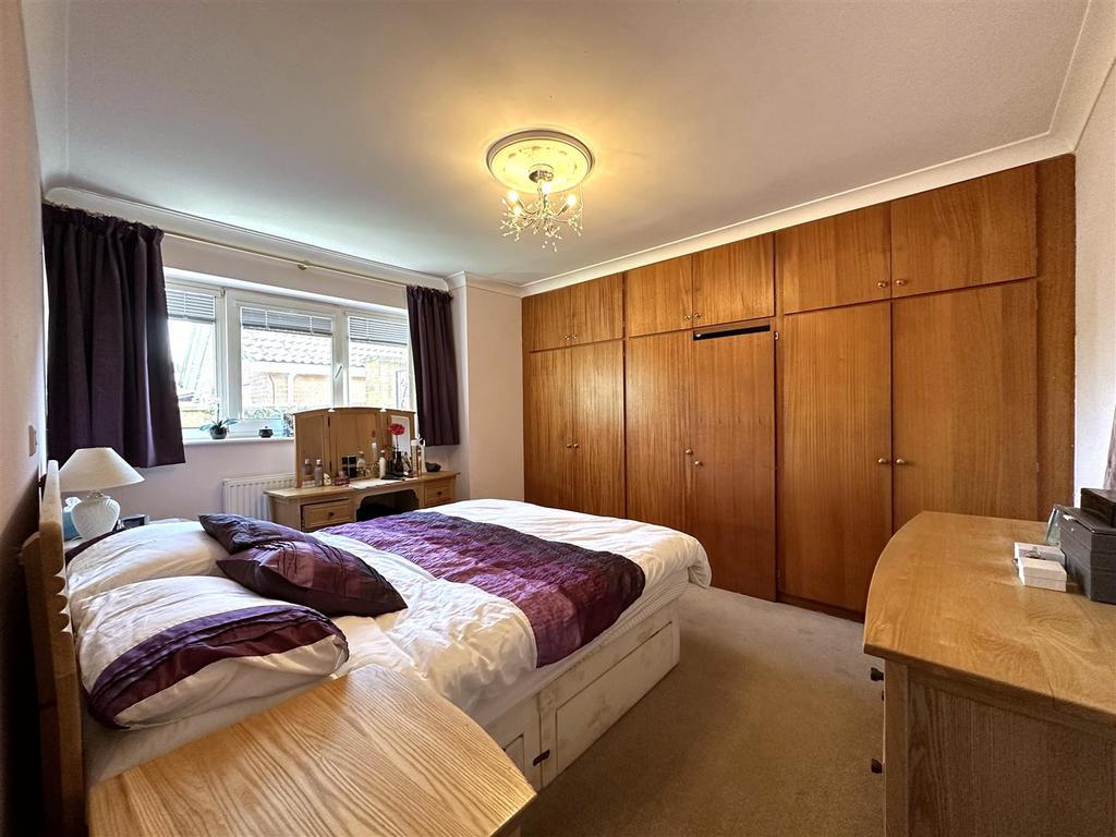 Bedroom One With Fitted Wardrobes 886