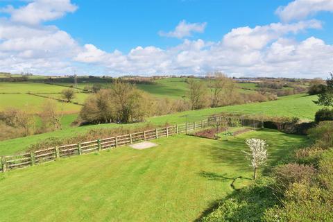 4 bedroom detached house for sale, Hoarwithy - with separate paddock