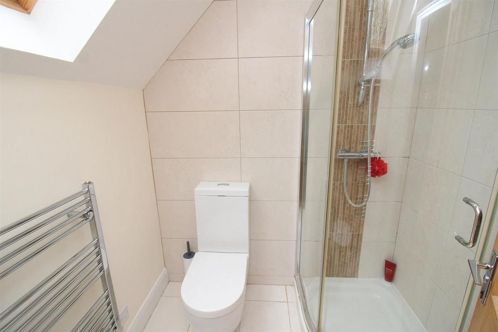 Ensuite Master.JPG
