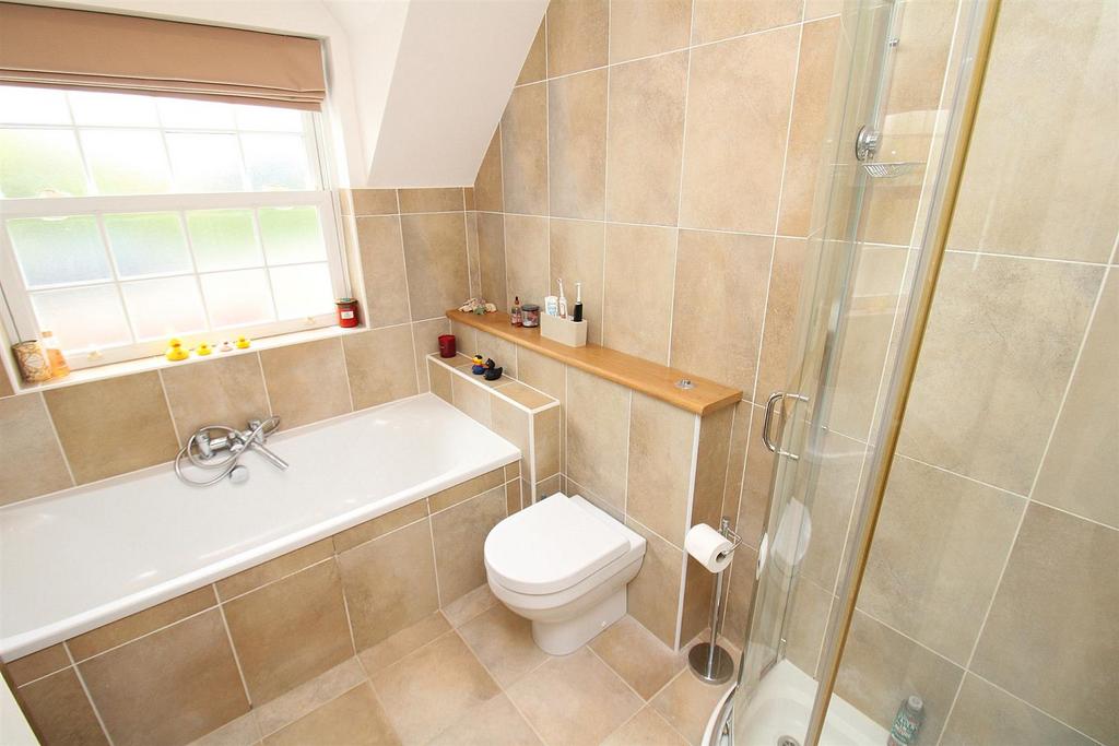 Bathroom1.JPG