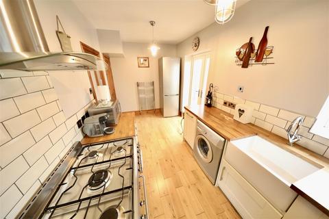 174 21st Avenue, Hull, HU6 8HR