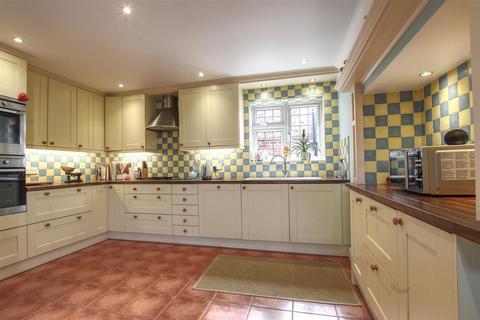 3 bedroom detached house for sale, Walton Park, Bexhill-On-Sea