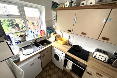 3 bedroom house for sale, Woodbank Road, Bromley