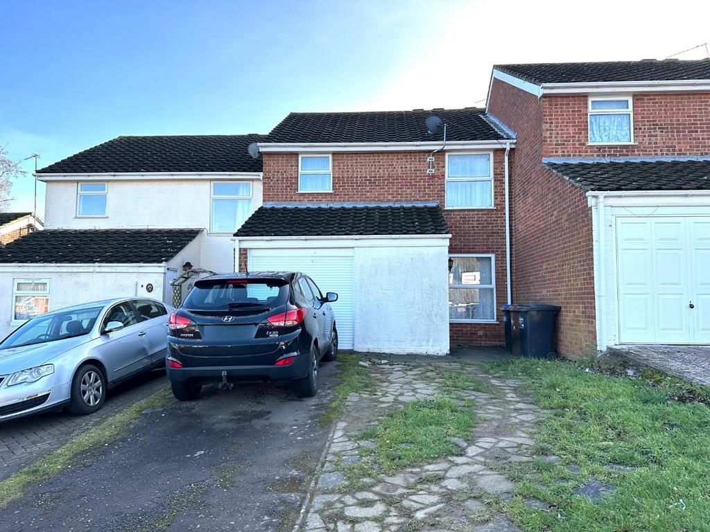 Viscount Road, Rectory Farm... 3 bed terraced house for sale £220,000