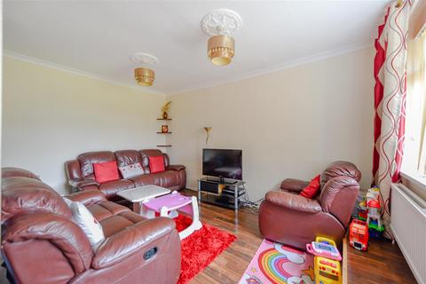 18 Brayford Close, Northampton, NN3 3LU