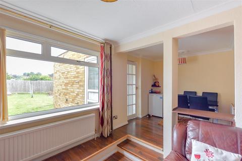 18 Brayford Close, Northampton, NN3 3LU