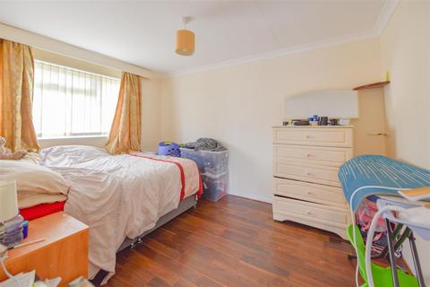 18 Brayford Close, Northampton, NN3 3LU