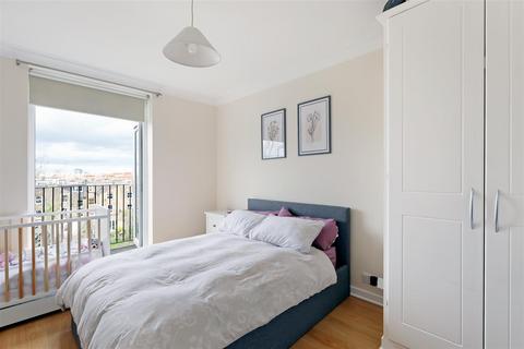 2 bedroom flat to rent, Upper Richmond Road, London