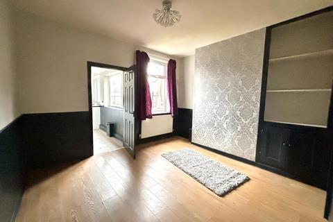 2 bedroom terraced house to rent, Bentley Road, Doncaster, DN5