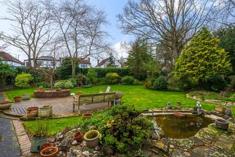 3 bedroom detached bungalow for sale, Sunbury Gardens, Mill Hill, London