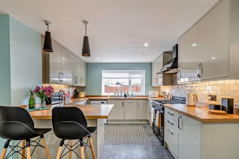 10 Ashbourne Way, York, YO24 2SW