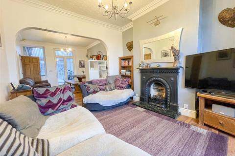 3 bedroom end of terrace house for sale, Heath Grove, Buxton