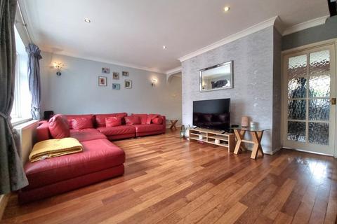 4 bedroom link detached house for sale, Lammas Close, Solihull