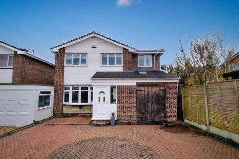 4 Lammas Close, Solihull, B92 8PA