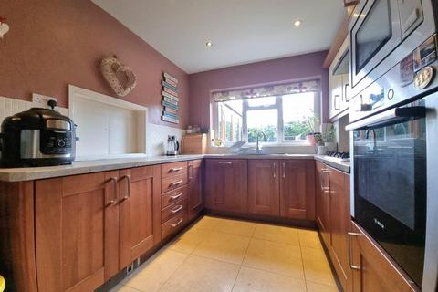 4 Lammas Close, Solihull, B92 8PA