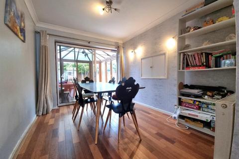 4 Lammas Close, Solihull, B92 8PA