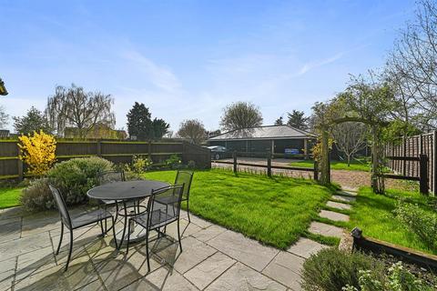 4 bedroom detached house for sale, The Heath, Tattingstone