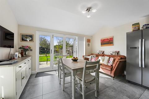 Heath Lodge The Heath, Tattingstone, Ipswich, IP9 2LX