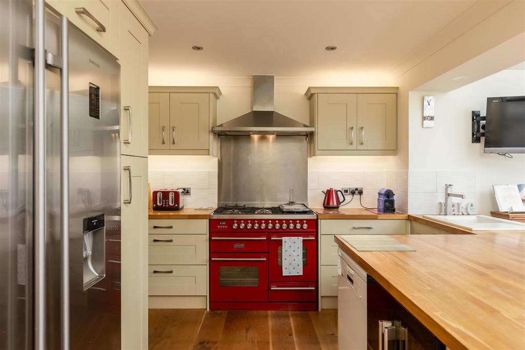 The Rise 11 Kitchen-3.jpg