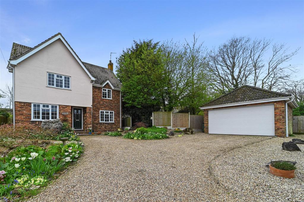 Harwich Road, Wix, Manningtree 4 bed detached house for sale £475,000