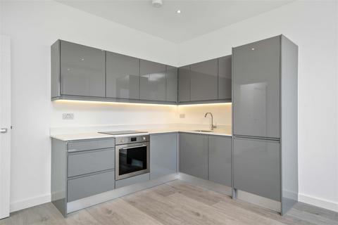 2 bedroom flat for sale, Liongate House, Ladymead, Guildford GU1