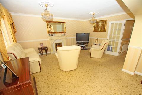 4 bedroom detached house for sale, Bishops Close, Bournemouth