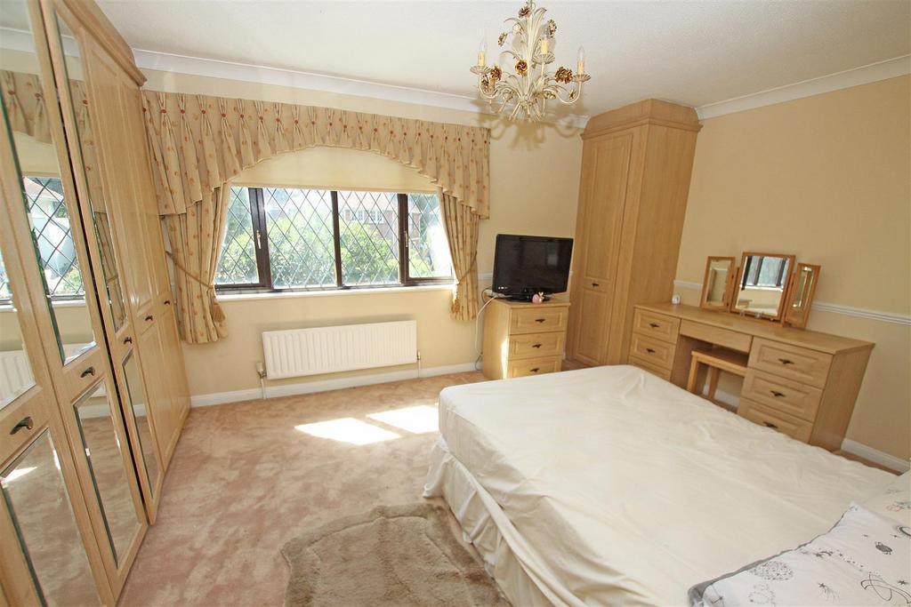 Bedroom 1b.jpg