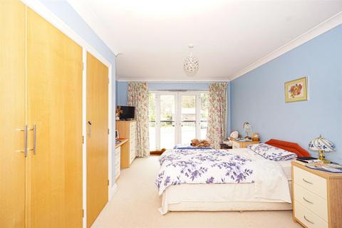 2 bedroom apartment for sale, Hollington Park Road, St. Leonards-On-Sea