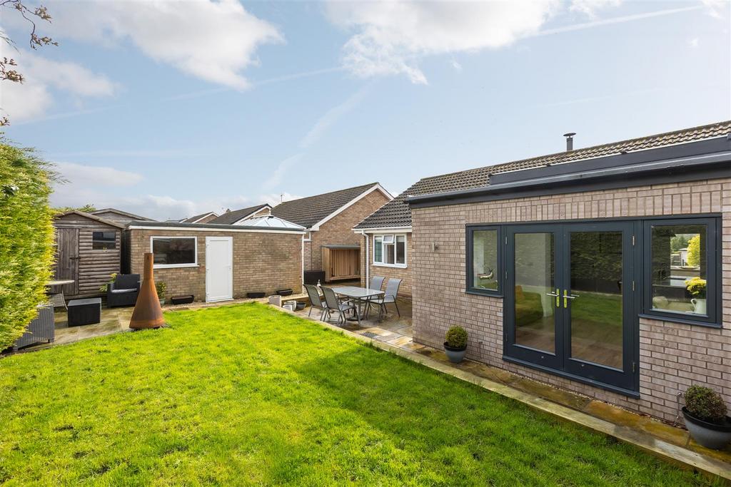 Farmanby Close 61 External-8.jpg
