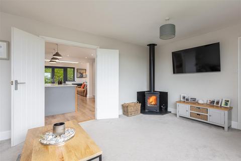 61 Farmanby Close, Thornton-le-dale, Pickering, YO18 7TE