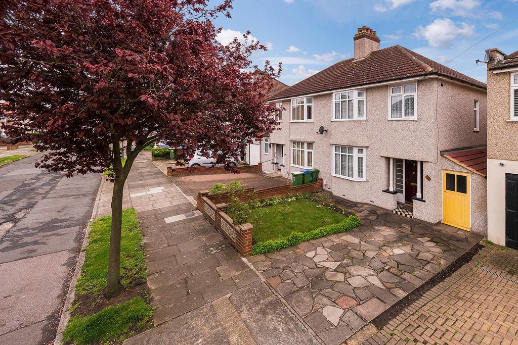 Cranbrook Road, Bexleyheath, DA7 3 bed semidetached house for sale £500,000