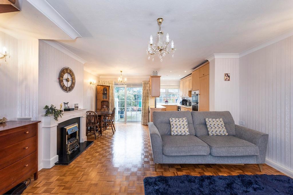 Regency Way, Bexleyheath, DA6 3 bed terraced house £475,000