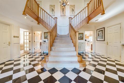 4 Hamilton Place, Kingswood, Tadworth, KT20 6PU