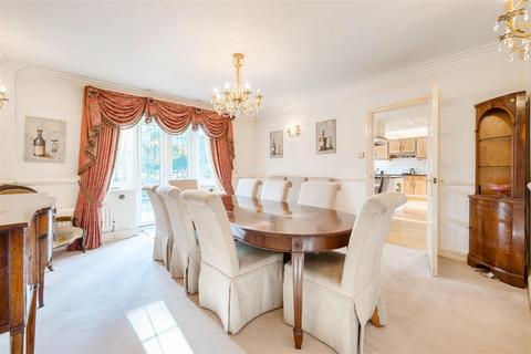 4 Hamilton Place, Kingswood, Tadworth, KT20 6PU