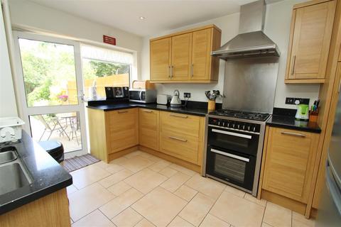 12 Tritton Avenue, Croydon, CR0 4SS