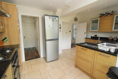 12 Tritton Avenue, Croydon, CR0 4SS