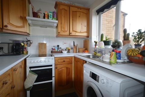 2 bedroom terraced house to rent, St Dunstans Rise, West Hunsbury, NN4