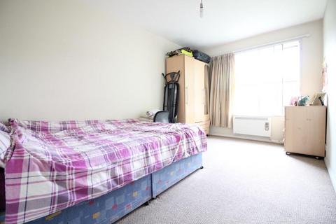 1 bedroom house to rent, High Street, Langley